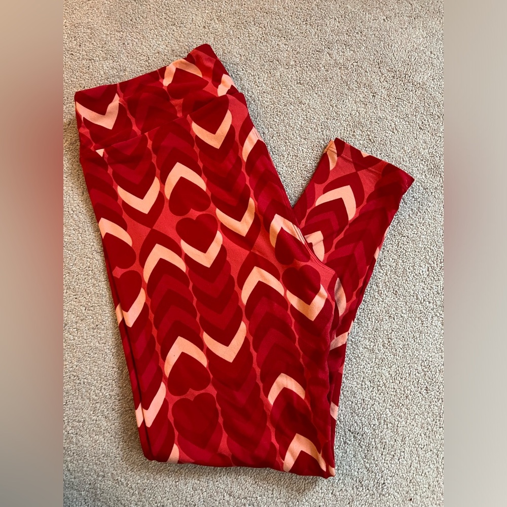 Valentine LuLaroe Leggings Tall & curvy (TC)